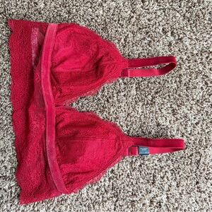 Victoria Secret Red Lace Bralette. NWT. Size S.